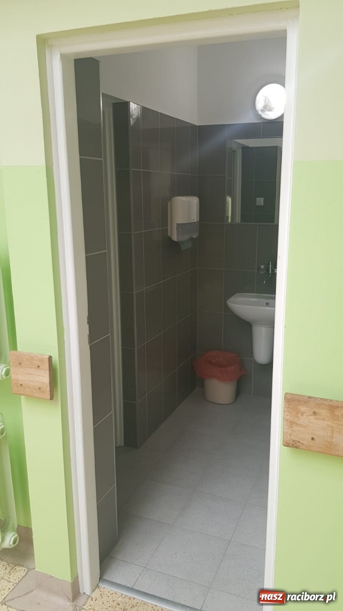 Zdjęcie w galerii na portalu naszraciborz.pl: Poradnie specjalistyczne wracają na ul. Gamowską od 1 czerwca. Zobacz wnętrza wiadomości z regionu