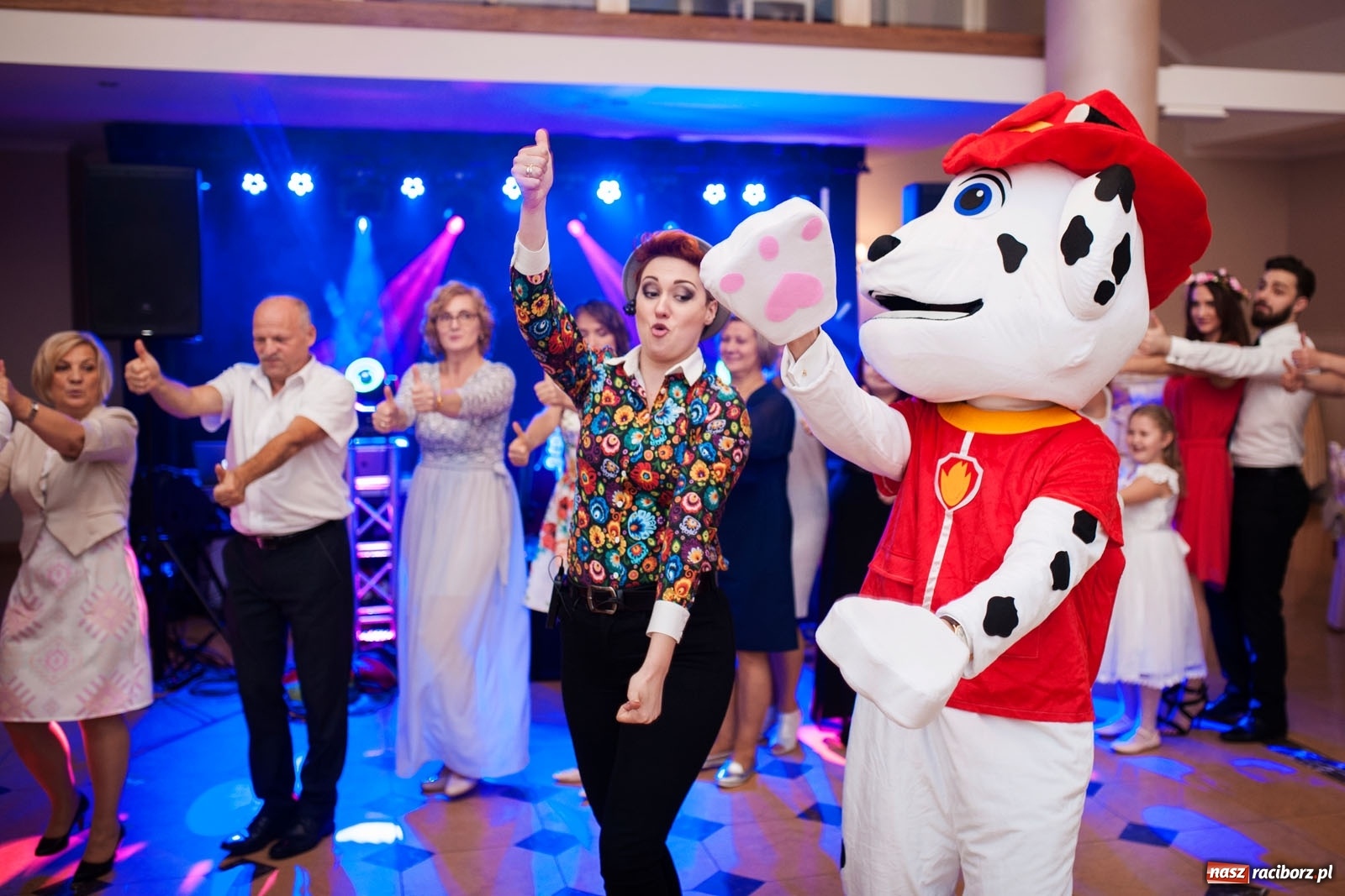 Zdjęcie w galerii na portalu naszraciborz.pl: #hot16challenge2 - RAP z Gramofonu wiadomości z regionu