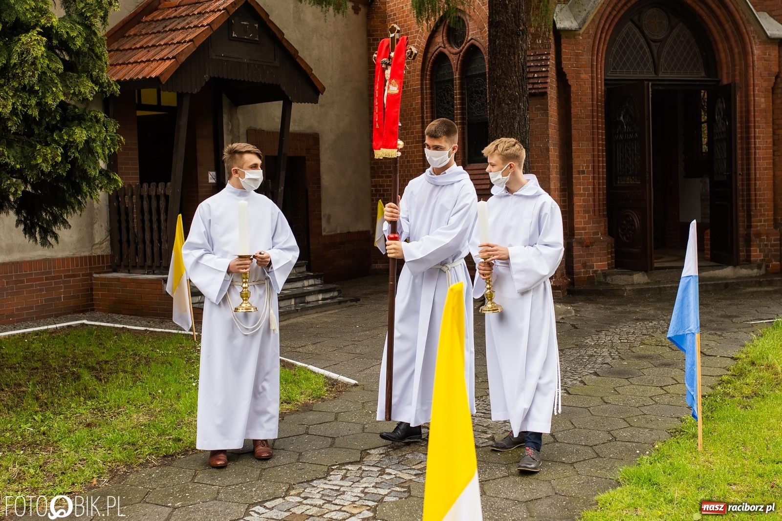 Zdjęcie w galerii na portalu naszraciborz.pl: Racibórz ma nowego kapłana. Święcenia ks. Marcina Jaśkowskiego na Ostrogu [FOTO] wiadomości z regionu