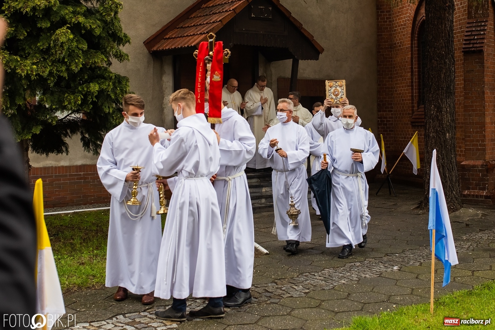 Zdjęcie w galerii na portalu naszraciborz.pl: Racibórz ma nowego kapłana. Święcenia ks. Marcina Jaśkowskiego na Ostrogu [FOTO] wiadomości z regionu