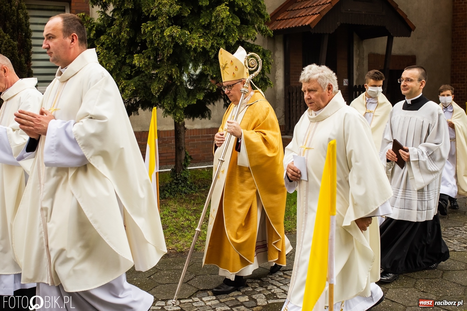 Zdjęcie w galerii na portalu naszraciborz.pl: Racibórz ma nowego kapłana. Święcenia ks. Marcina Jaśkowskiego na Ostrogu [FOTO] wiadomości z regionu