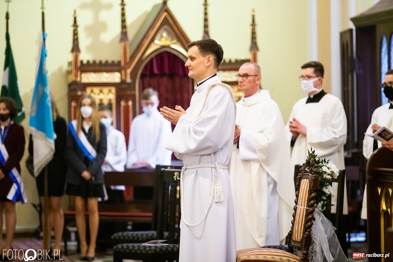 Zdjęcie w galerii na portalu naszraciborz.pl: Racibórz ma nowego kapłana. Święcenia ks. Marcina Jaśkowskiego na Ostrogu [FOTO] wiadomości z regionu