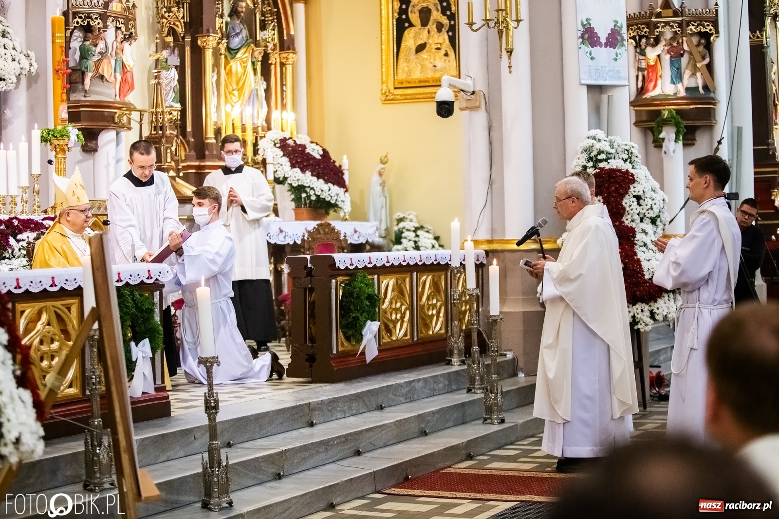 Zdjęcie w galerii na portalu naszraciborz.pl: Racibórz ma nowego kapłana. Święcenia ks. Marcina Jaśkowskiego na Ostrogu [FOTO] wiadomości z regionu