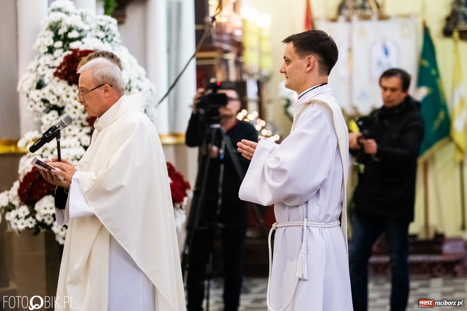 Zdjęcie w galerii na portalu naszraciborz.pl: Racibórz ma nowego kapłana. Święcenia ks. Marcina Jaśkowskiego na Ostrogu [FOTO] wiadomości z regionu