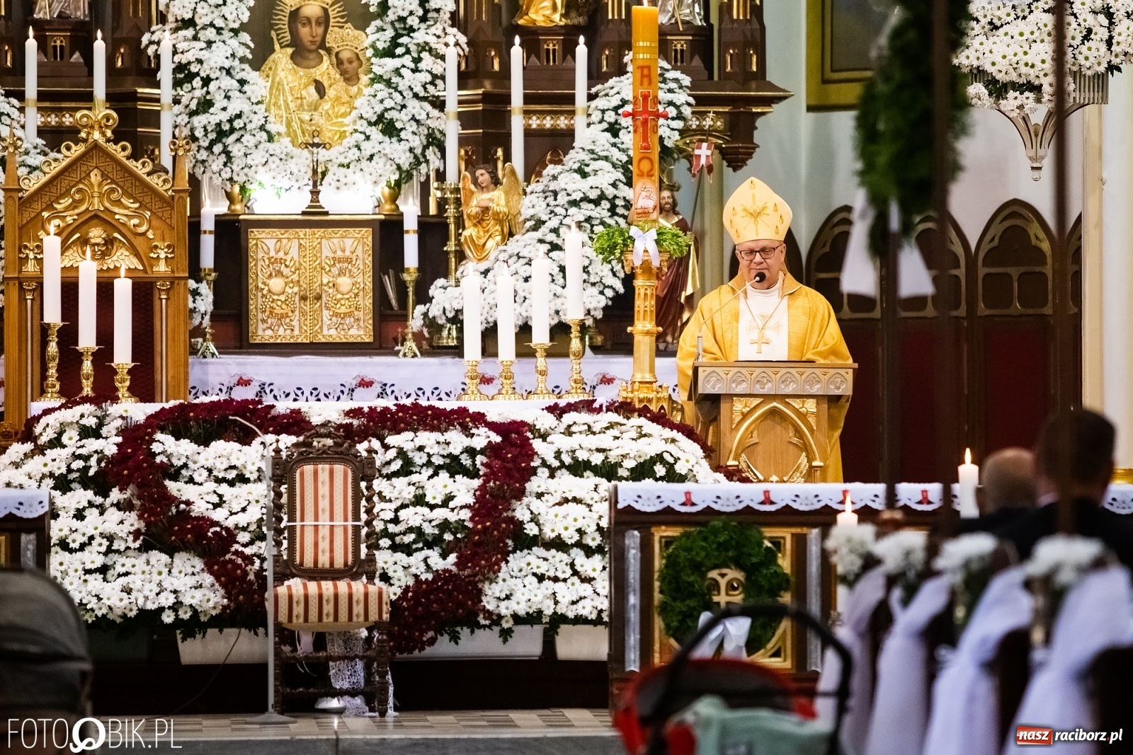Zdjęcie w galerii na portalu naszraciborz.pl: Racibórz ma nowego kapłana. Święcenia ks. Marcina Jaśkowskiego na Ostrogu [FOTO] wiadomości z regionu