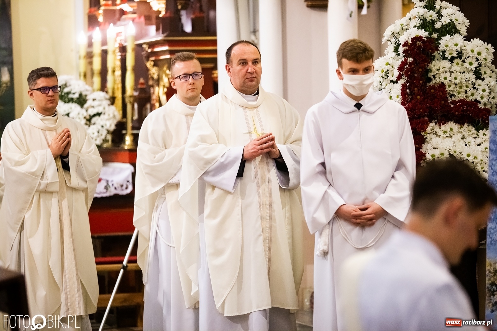Zdjęcie w galerii na portalu naszraciborz.pl: Racibórz ma nowego kapłana. Święcenia ks. Marcina Jaśkowskiego na Ostrogu [FOTO] wiadomości z regionu