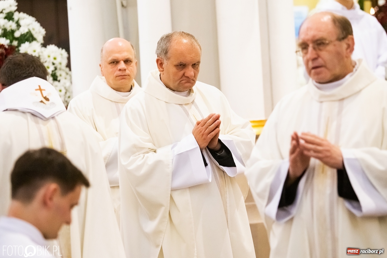 Zdjęcie w galerii na portalu naszraciborz.pl: Racibórz ma nowego kapłana. Święcenia ks. Marcina Jaśkowskiego na Ostrogu [FOTO] wiadomości z regionu