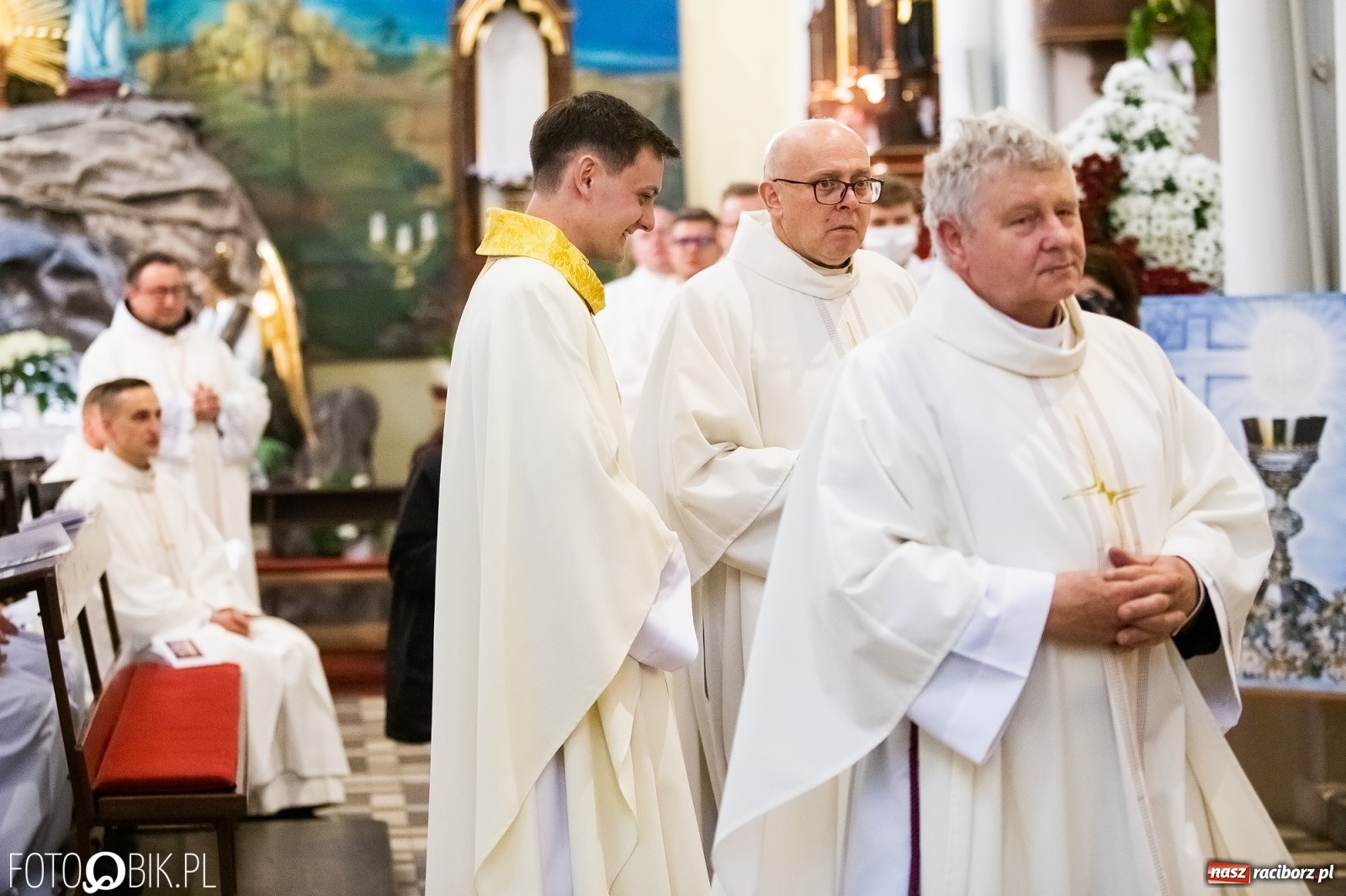 Zdjęcie w galerii na portalu naszraciborz.pl: Racibórz ma nowego kapłana. Święcenia ks. Marcina Jaśkowskiego na Ostrogu [FOTO] wiadomości z regionu