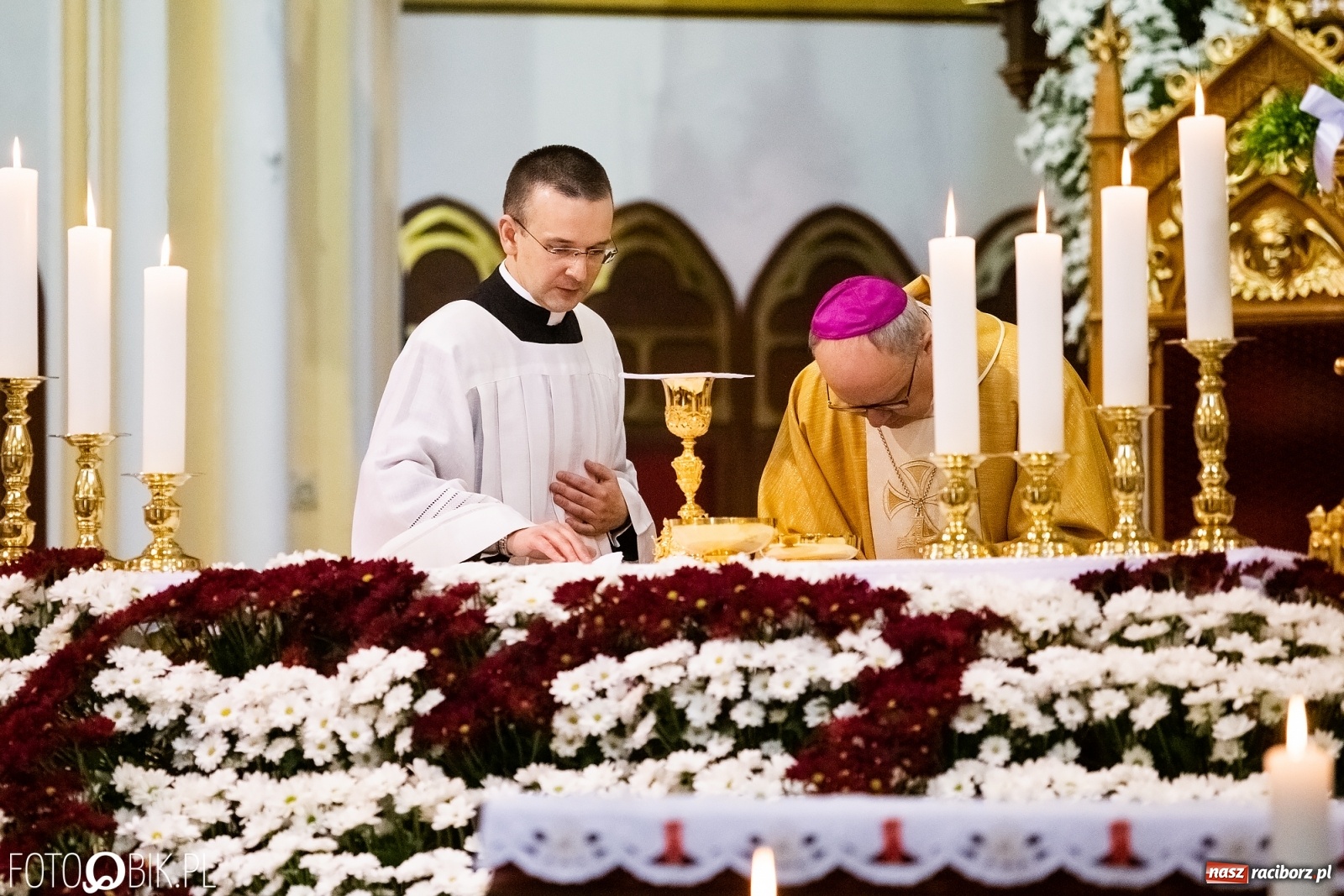 Zdjęcie w galerii na portalu naszraciborz.pl: Racibórz ma nowego kapłana. Święcenia ks. Marcina Jaśkowskiego na Ostrogu [FOTO] wiadomości z regionu