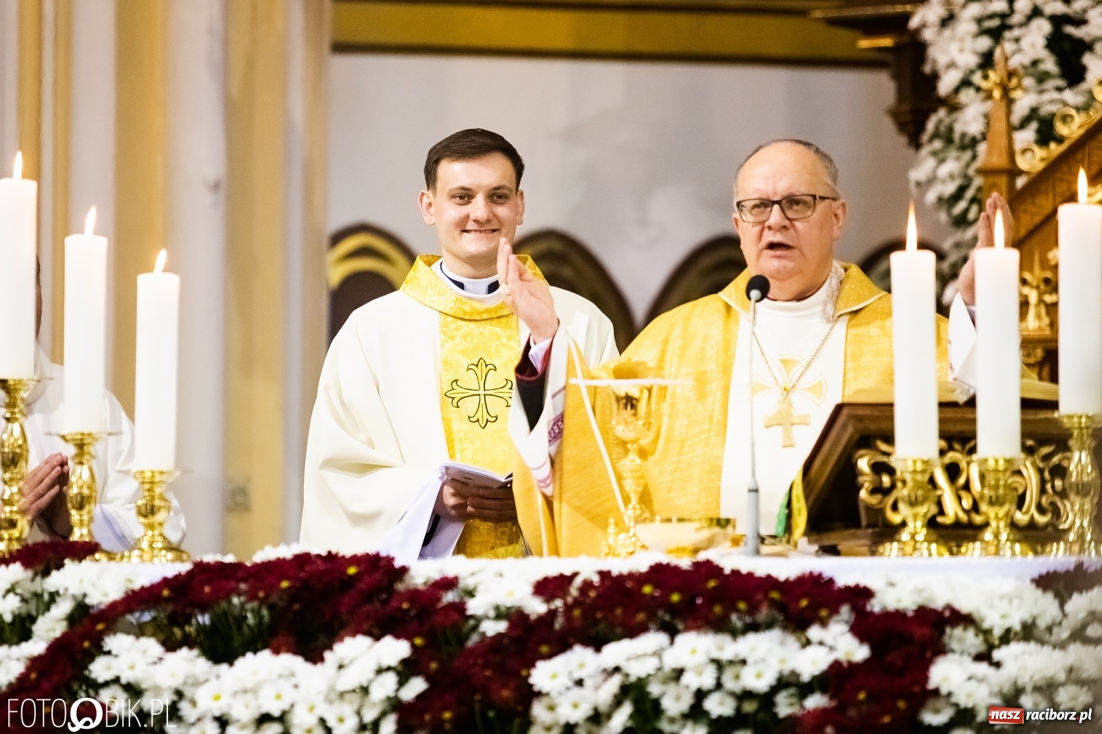 Zdjęcie w galerii na portalu naszraciborz.pl: Racibórz ma nowego kapłana. Święcenia ks. Marcina Jaśkowskiego na Ostrogu [FOTO] wiadomości z regionu