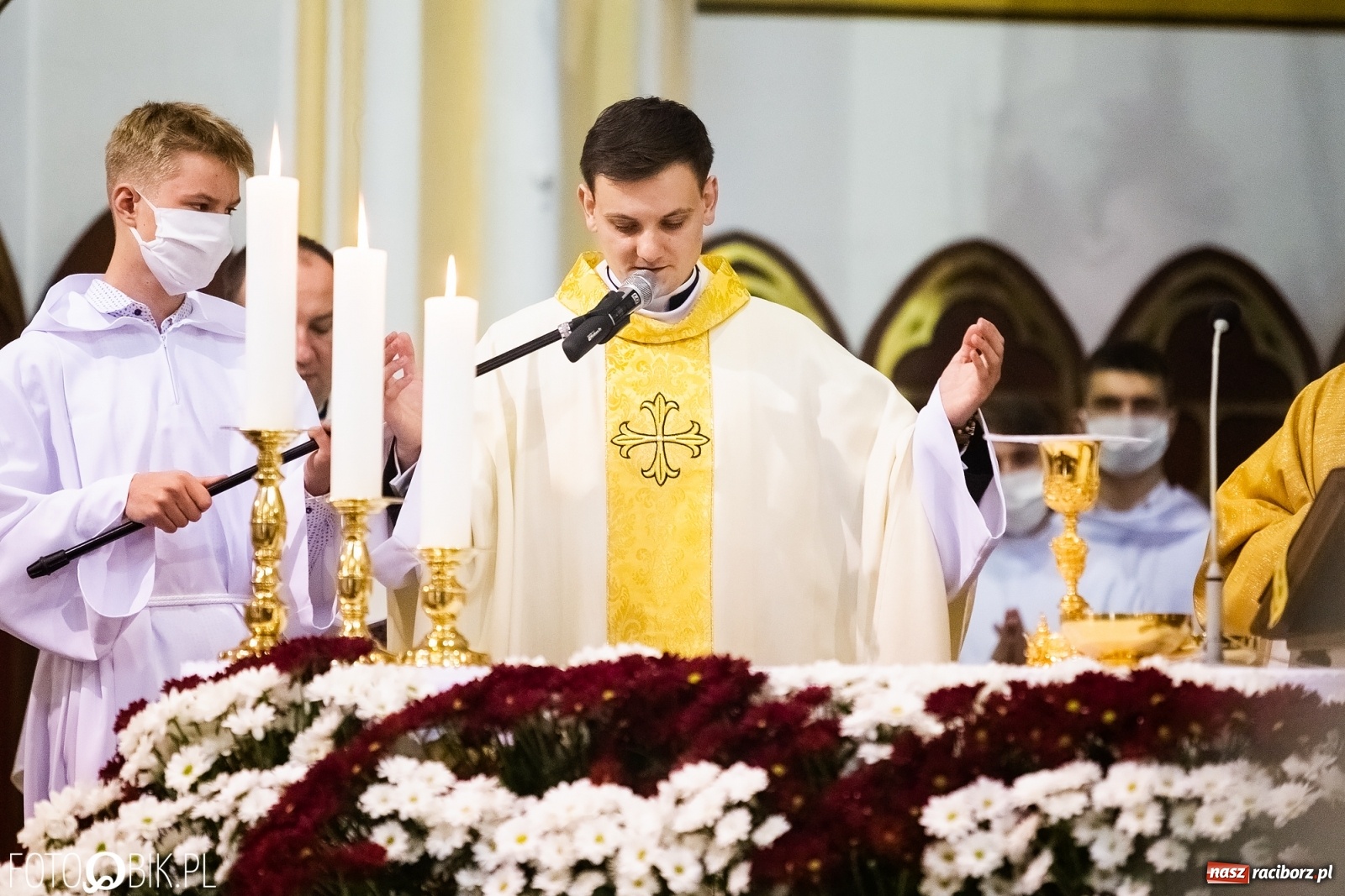 Zdjęcie w galerii na portalu naszraciborz.pl: Racibórz ma nowego kapłana. Święcenia ks. Marcina Jaśkowskiego na Ostrogu [FOTO] wiadomości z regionu
