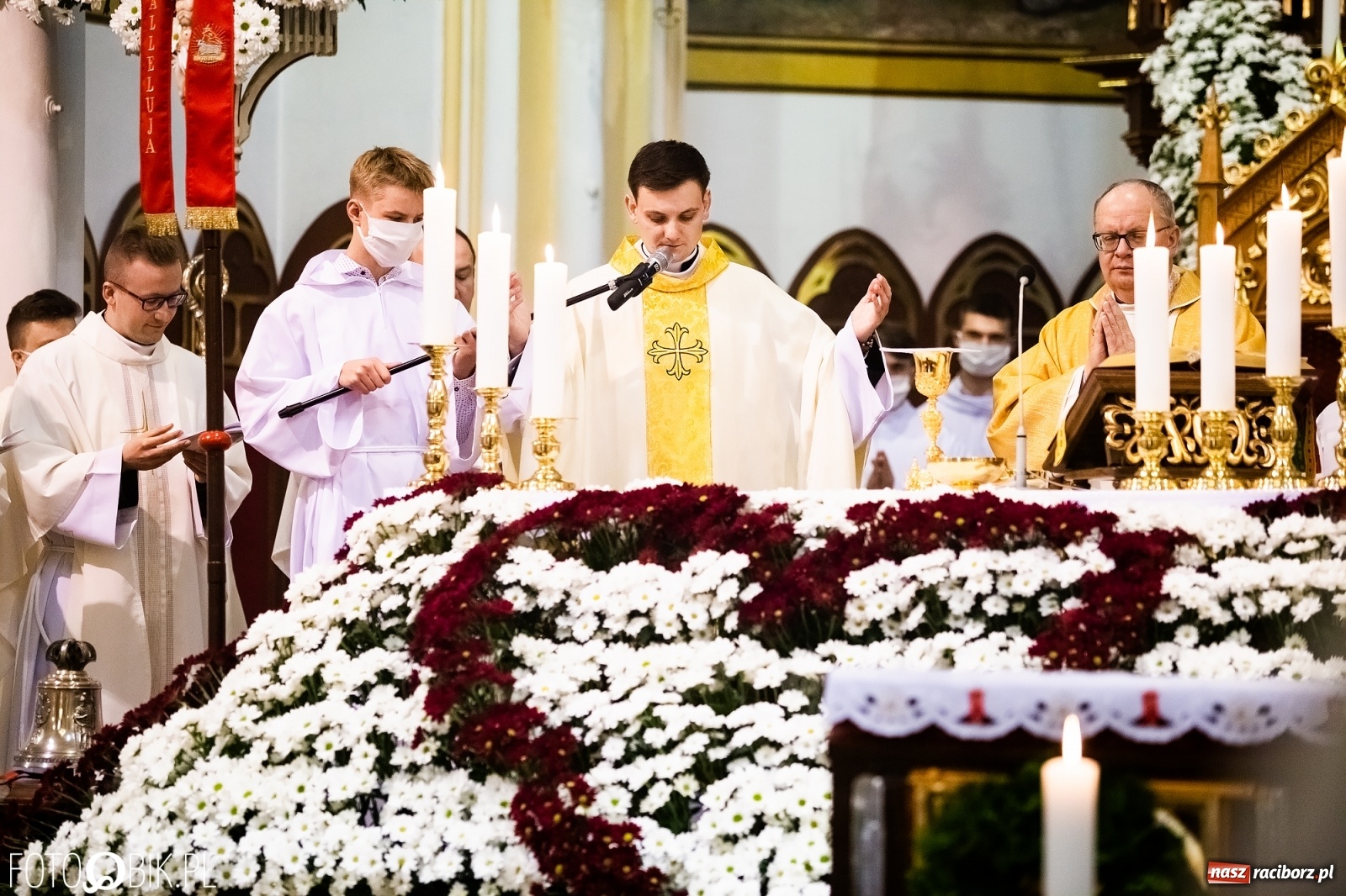 Zdjęcie w galerii na portalu naszraciborz.pl: Racibórz ma nowego kapłana. Święcenia ks. Marcina Jaśkowskiego na Ostrogu [FOTO] wiadomości z regionu