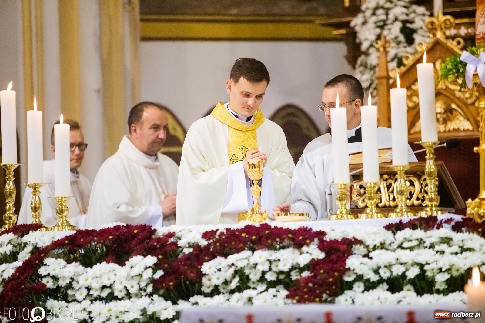 Zdjęcie w galerii na portalu naszraciborz.pl: Racibórz ma nowego kapłana. Święcenia ks. Marcina Jaśkowskiego na Ostrogu [FOTO] wiadomości z regionu