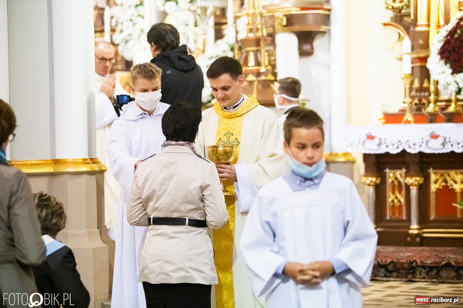 Zdjęcie w galerii na portalu naszraciborz.pl: Racibórz ma nowego kapłana. Święcenia ks. Marcina Jaśkowskiego na Ostrogu [FOTO] wiadomości z regionu