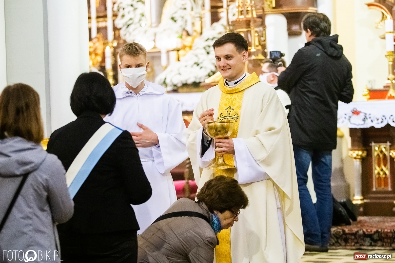 Zdjęcie w galerii na portalu naszraciborz.pl: Racibórz ma nowego kapłana. Święcenia ks. Marcina Jaśkowskiego na Ostrogu [FOTO] wiadomości z regionu