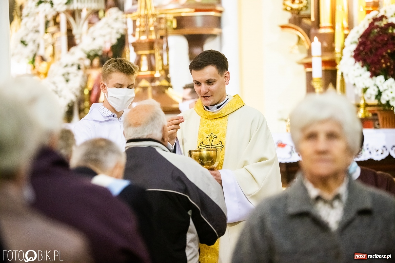 Zdjęcie w galerii na portalu naszraciborz.pl: Racibórz ma nowego kapłana. Święcenia ks. Marcina Jaśkowskiego na Ostrogu [FOTO] wiadomości z regionu