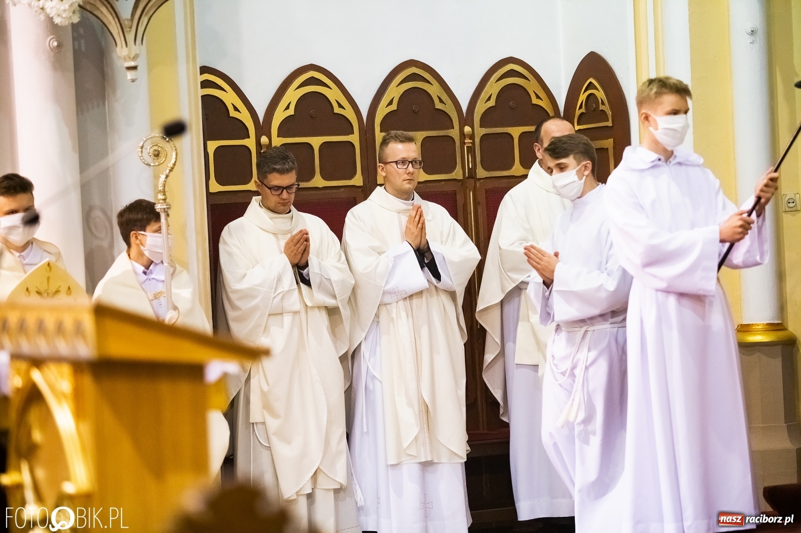 Zdjęcie w galerii na portalu naszraciborz.pl: Racibórz ma nowego kapłana. Święcenia ks. Marcina Jaśkowskiego na Ostrogu [FOTO] wiadomości z regionu