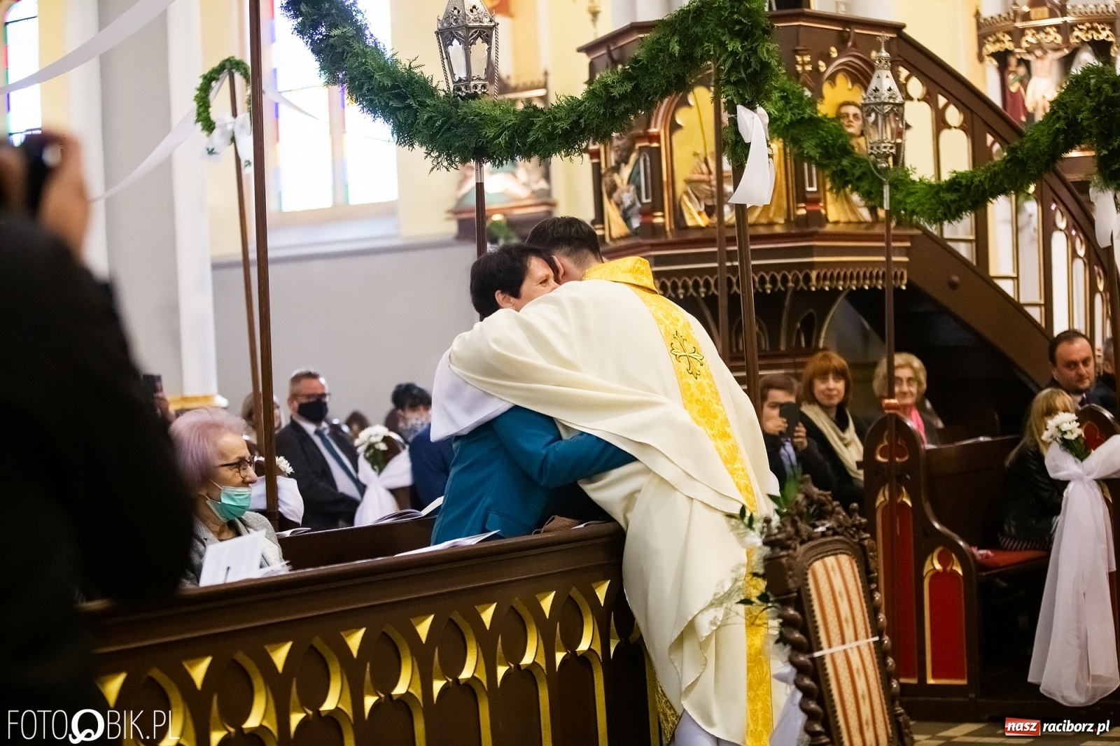 Zdjęcie w galerii na portalu naszraciborz.pl: Racibórz ma nowego kapłana. Święcenia ks. Marcina Jaśkowskiego na Ostrogu [FOTO] wiadomości z regionu