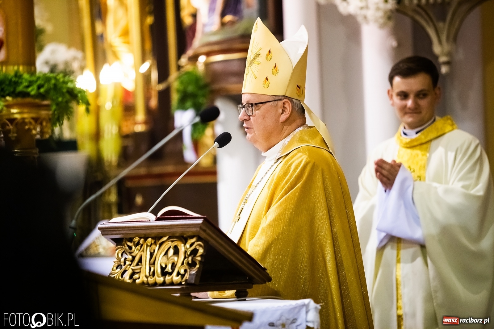 Zdjęcie w galerii na portalu naszraciborz.pl: Racibórz ma nowego kapłana. Święcenia ks. Marcina Jaśkowskiego na Ostrogu [FOTO] wiadomości z regionu