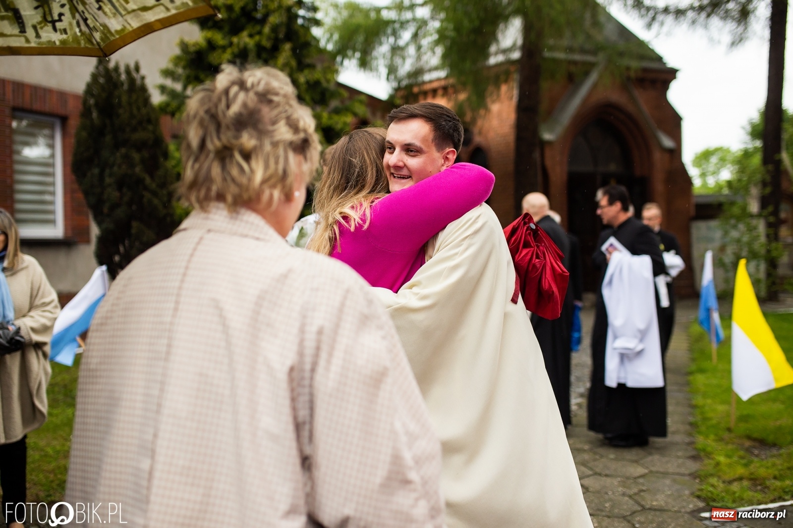 Zdjęcie w galerii na portalu naszraciborz.pl: Racibórz ma nowego kapłana. Święcenia ks. Marcina Jaśkowskiego na Ostrogu [FOTO] wiadomości z regionu