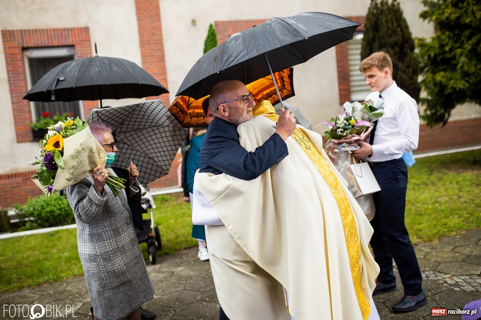Zdjęcie w galerii na portalu naszraciborz.pl: Racibórz ma nowego kapłana. Święcenia ks. Marcina Jaśkowskiego na Ostrogu [FOTO] wiadomości z regionu