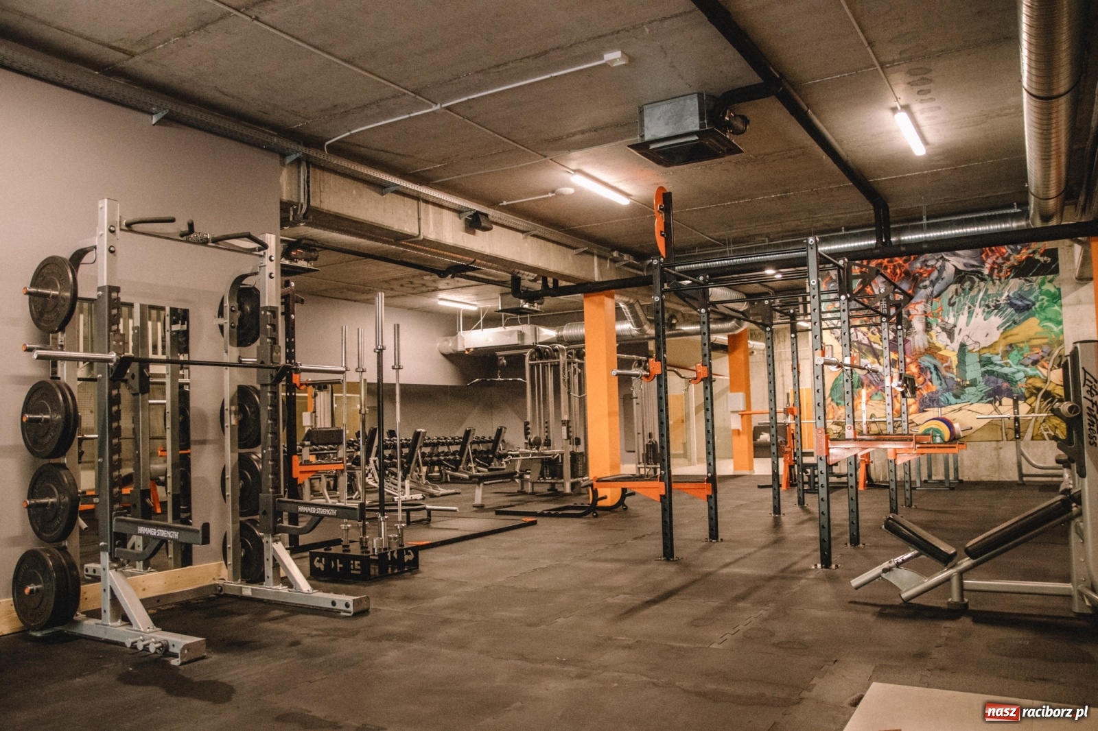 Zdjęcie w galerii na portalu naszraciborz.pl: Można już korzystać z siłowni, klubów fitness i parków rozrywki. W Raciborzu rusza pierwsza sala do squasha wiadomości z regionu