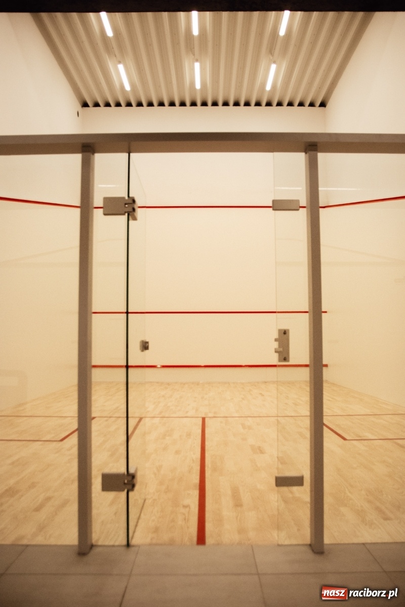 Zdjęcie w galerii na portalu naszraciborz.pl: Można już korzystać z siłowni, klubów fitness i parków rozrywki. W Raciborzu rusza pierwsza sala do squasha wiadomości z regionu