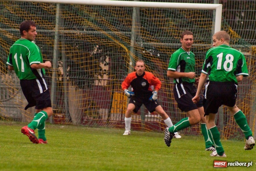 Zdjęcie w galerii na portalu naszraciborz.pl: Ocice wyszarpały punkt z Kornowacem wiadomości z regionu