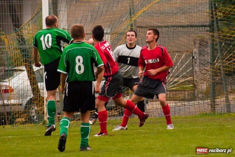 Zdjęcie w galerii na portalu naszraciborz.pl: Ocice wyszarpały punkt z Kornowacem wiadomości z regionu