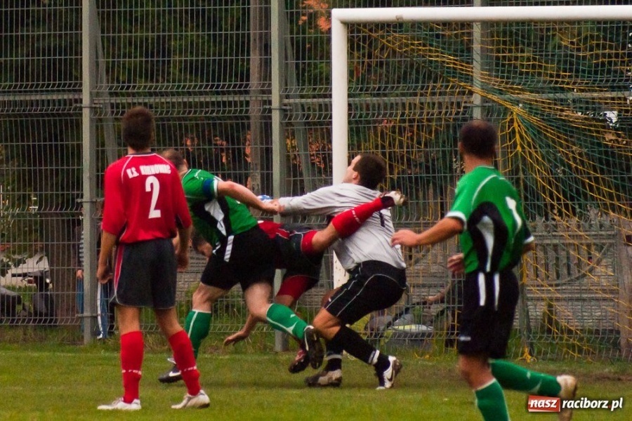 Zdjęcie w galerii na portalu naszraciborz.pl: Ocice wyszarpały punkt z Kornowacem wiadomości z regionu