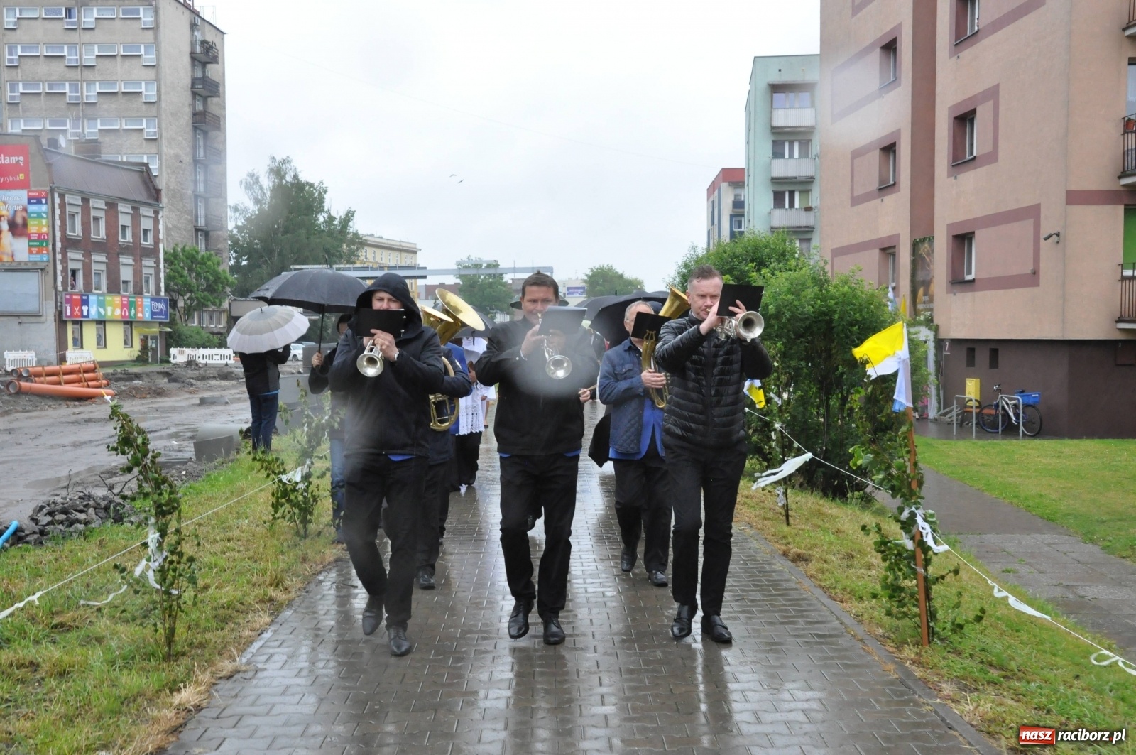 Zdjęcie w galerii na portalu naszraciborz.pl: Dzień pełen radości. Prymicje ks. Marcina Jaśkowskiego na Ostrogu [FOTO i WIDEO]  wiadomości z regionu