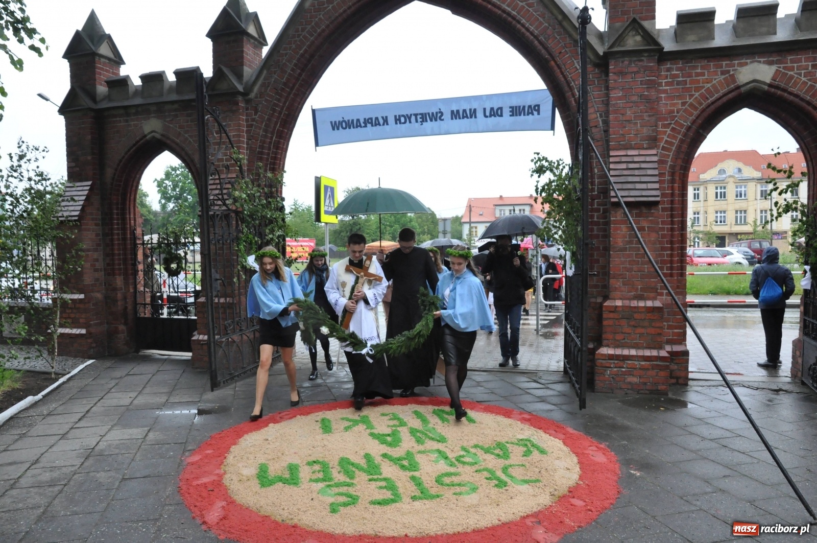 Zdjęcie w galerii na portalu naszraciborz.pl: Dzień pełen radości. Prymicje ks. Marcina Jaśkowskiego na Ostrogu [FOTO i WIDEO]  wiadomości z regionu