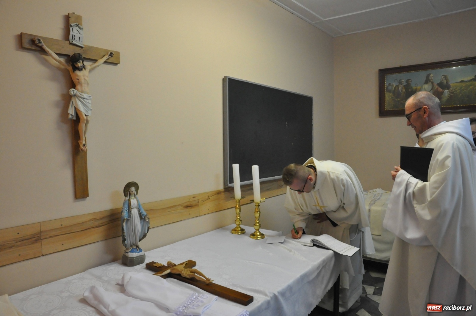 Zdjęcie w galerii na portalu naszraciborz.pl: Dzień pełen radości. Prymicje ks. Marcina Jaśkowskiego na Ostrogu [FOTO i WIDEO]  wiadomości z regionu