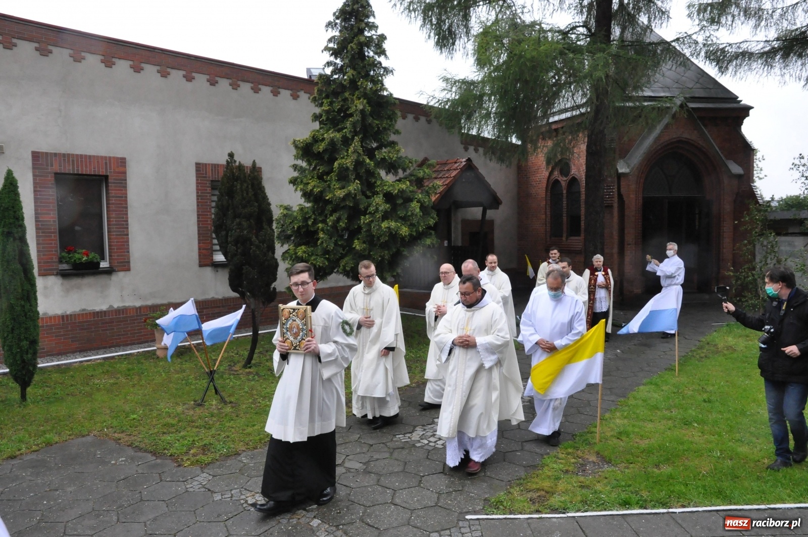 Zdjęcie w galerii na portalu naszraciborz.pl: Dzień pełen radości. Prymicje ks. Marcina Jaśkowskiego na Ostrogu [FOTO i WIDEO]  wiadomości z regionu