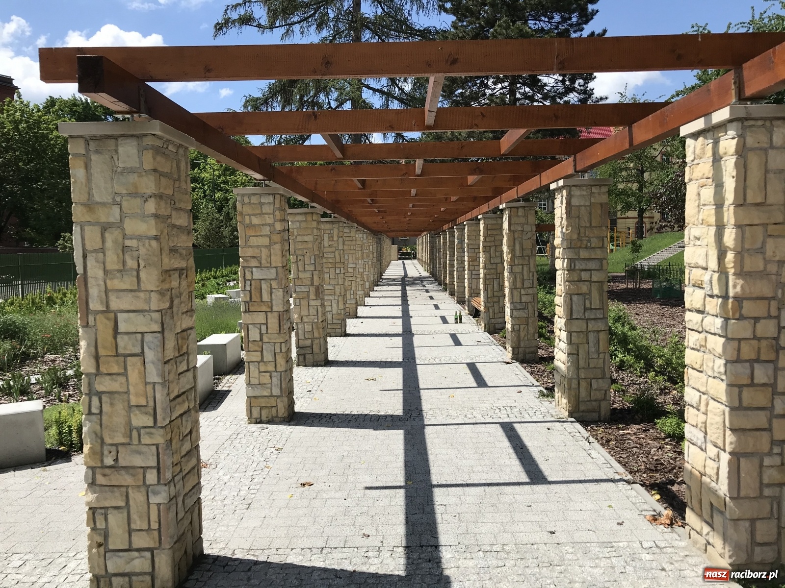 Zdjęcie w galerii na portalu naszraciborz.pl: Park Jordanowski otworzą z poślizgiem [FOTO] wiadomości z regionu