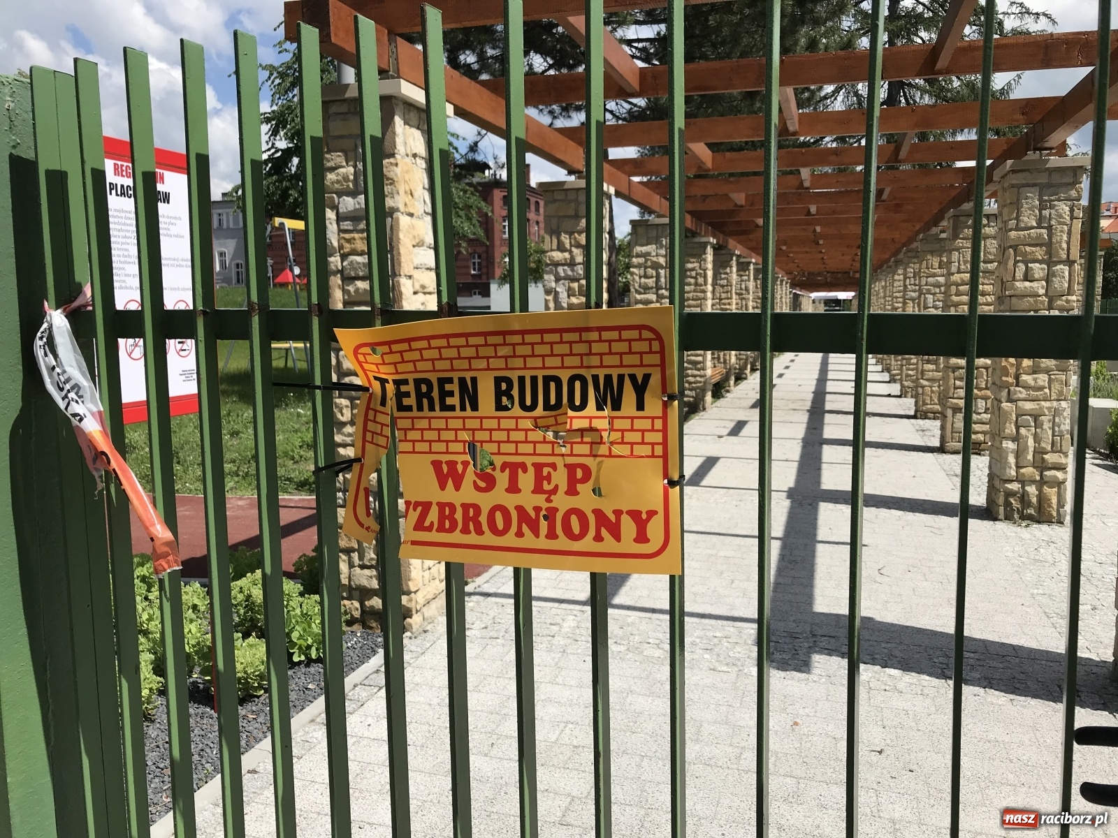 Zdjęcie w galerii na portalu naszraciborz.pl: Park Jordanowski otworzą z poślizgiem [FOTO] wiadomości z regionu