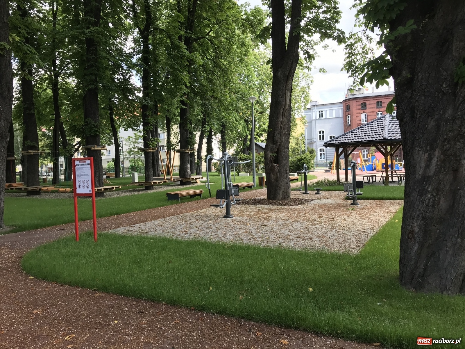 Zdjęcie w galerii na portalu naszraciborz.pl: Park Jordanowski otworzą z poślizgiem [FOTO] wiadomości z regionu