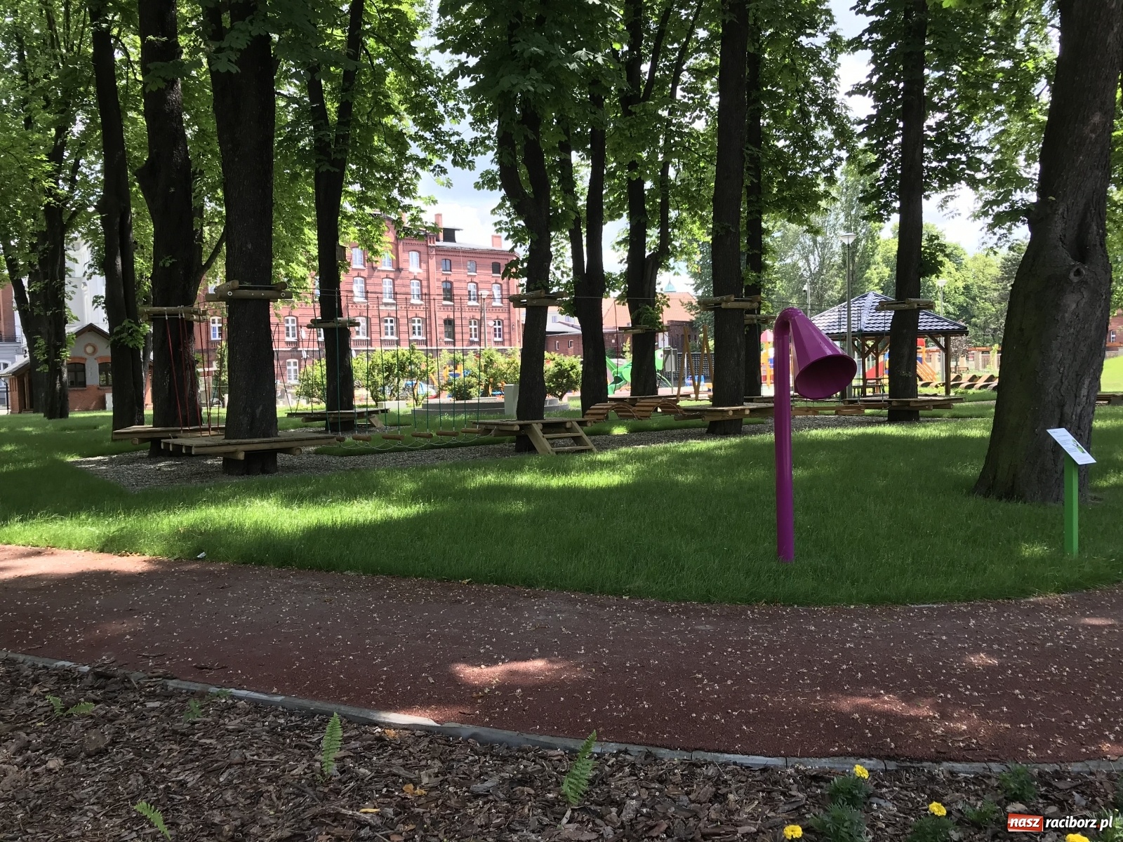 Zdjęcie w galerii na portalu naszraciborz.pl: Park Jordanowski otworzą z poślizgiem [FOTO] wiadomości z regionu