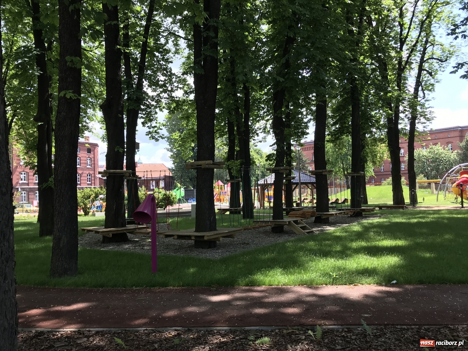 Zdjęcie w galerii na portalu naszraciborz.pl: Park Jordanowski otworzą z poślizgiem [FOTO] wiadomości z regionu