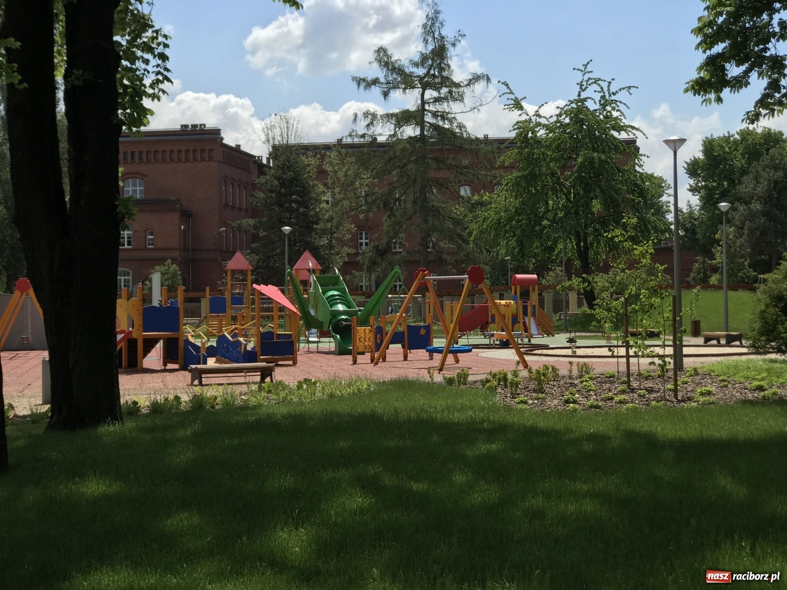 Zdjęcie w galerii na portalu naszraciborz.pl: Park Jordanowski otworzą z poślizgiem [FOTO] wiadomości z regionu