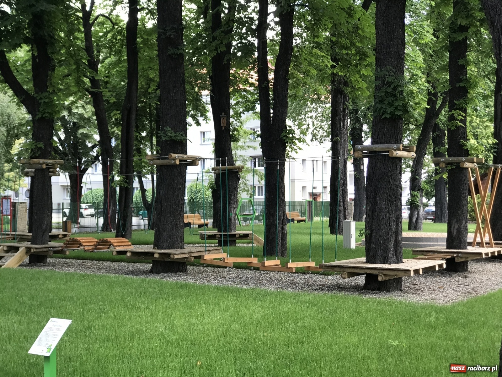 Zdjęcie w galerii na portalu naszraciborz.pl: Park Jordanowski otworzą z poślizgiem [FOTO] wiadomości z regionu