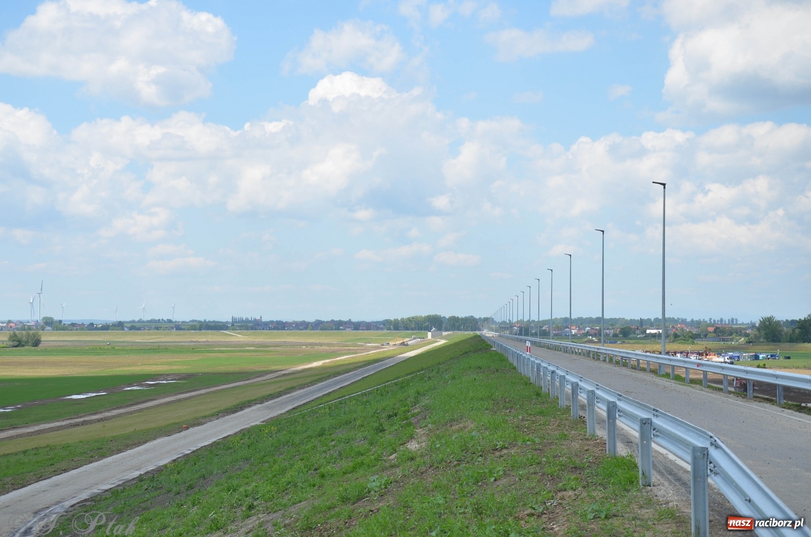 Zdjęcie w galerii na portalu naszraciborz.pl: Odra przekroczyła w Miedoni stan ostrzegawczy [FOTO] wiadomości z regionu