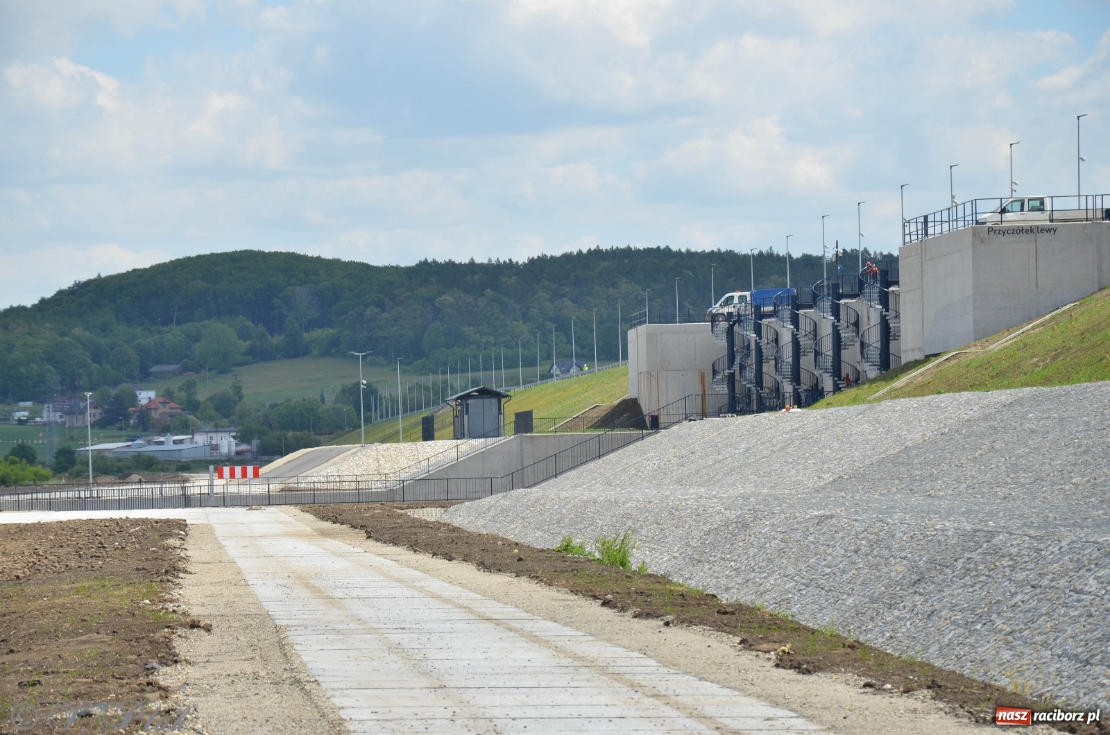 Zdjęcie w galerii na portalu naszraciborz.pl: Odra przekroczyła w Miedoni stan ostrzegawczy [FOTO] wiadomości z regionu