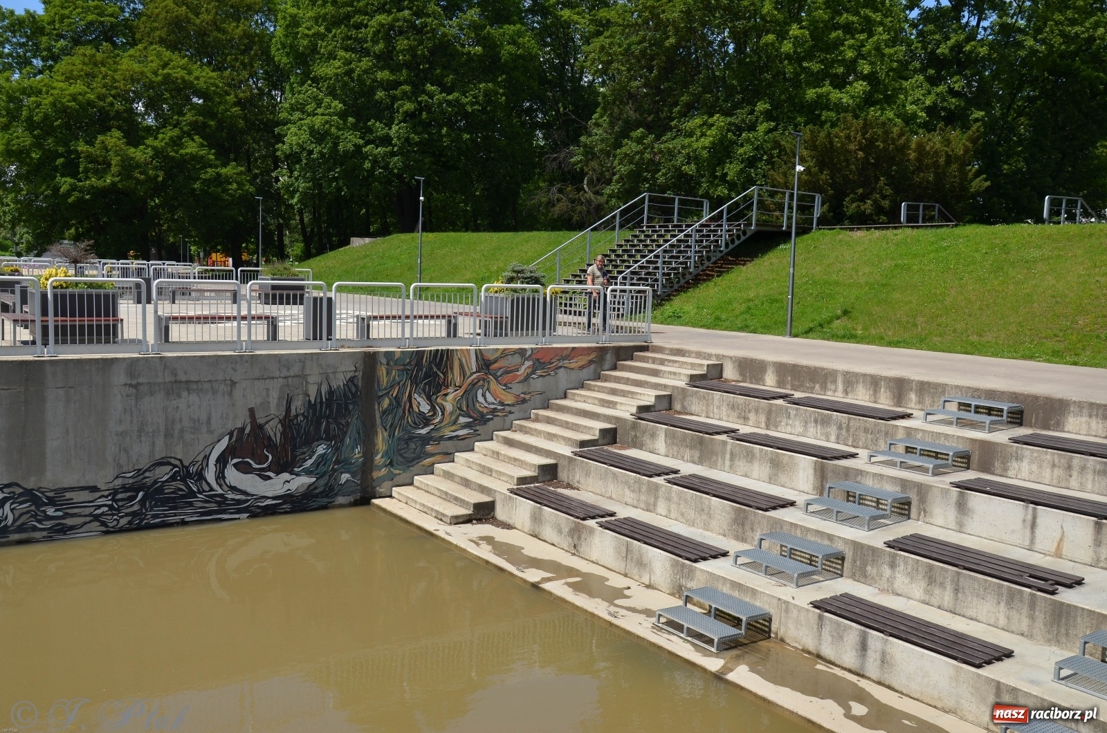 Zdjęcie w galerii na portalu naszraciborz.pl: Odra przekroczyła w Miedoni stan ostrzegawczy [FOTO] wiadomości z regionu