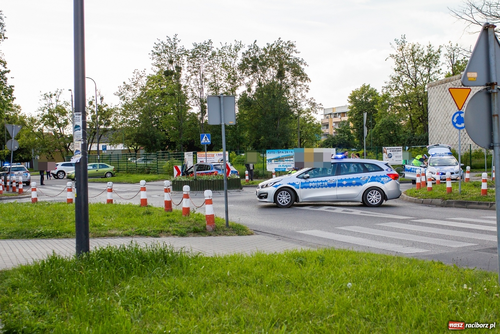 Zdjęcie w galerii na portalu naszraciborz.pl: Potrącenie rowerzysty na Słowackiego [FOTO] wiadomości z regionu