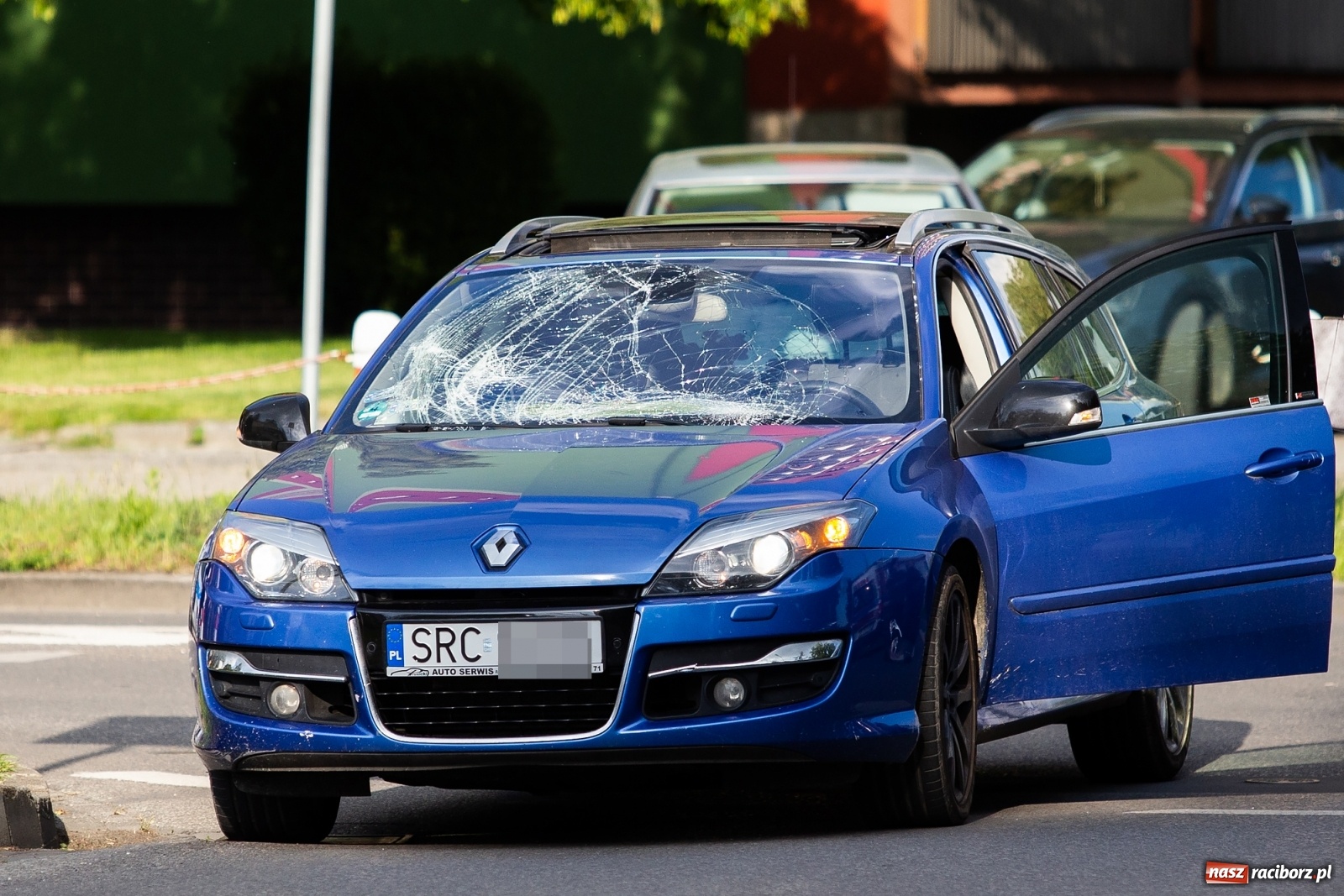 Zdjęcie w galerii na portalu naszraciborz.pl: Potrącenie rowerzysty na Słowackiego [FOTO] wiadomości z regionu