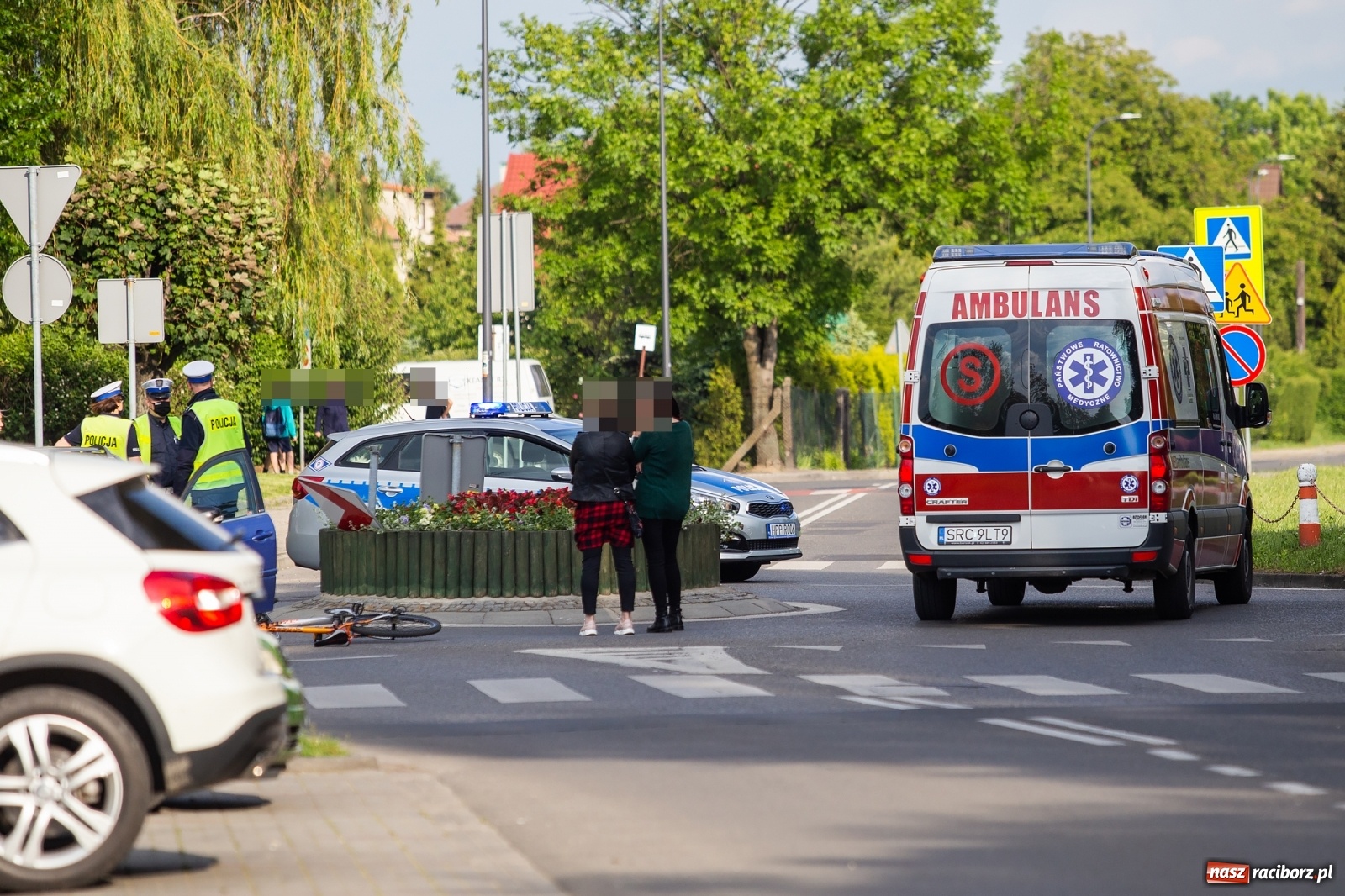 Zdjęcie w galerii na portalu naszraciborz.pl: Potrącenie rowerzysty na Słowackiego [FOTO] wiadomości z regionu