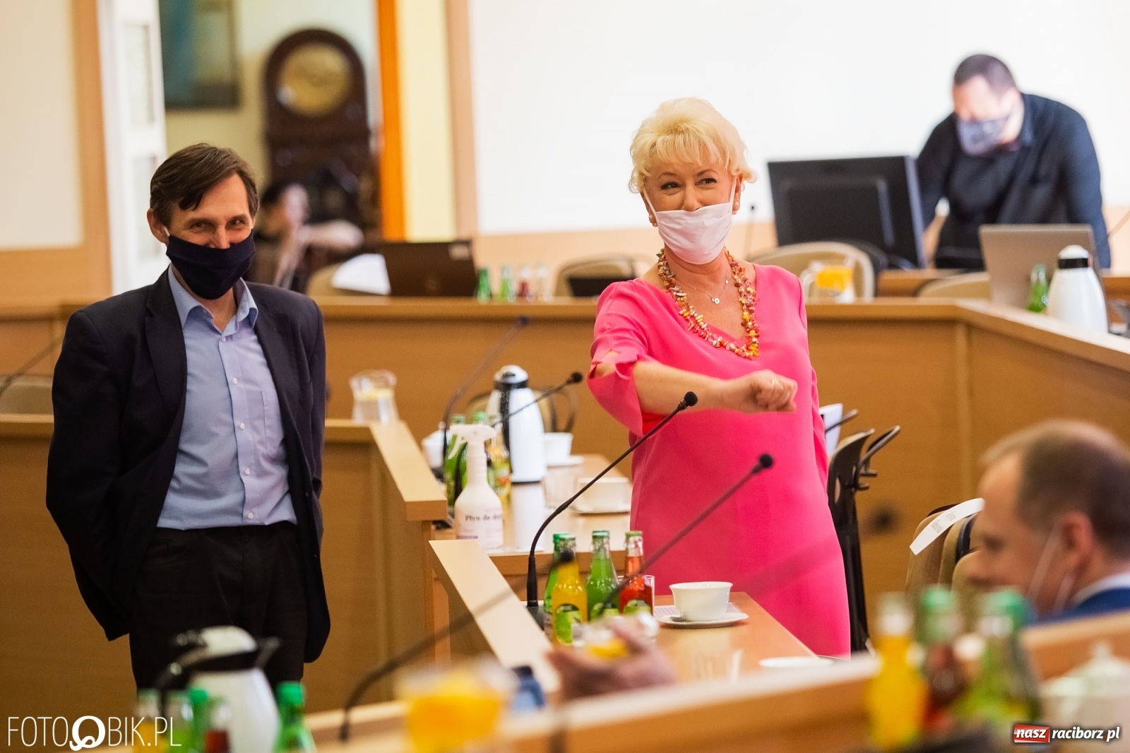 Zdjęcie w galerii na portalu naszraciborz.pl: Ławy radnych przerzedzone. Niespodziewanie sprawdzono obecność [lista wagarowiczów]  wiadomości z regionu