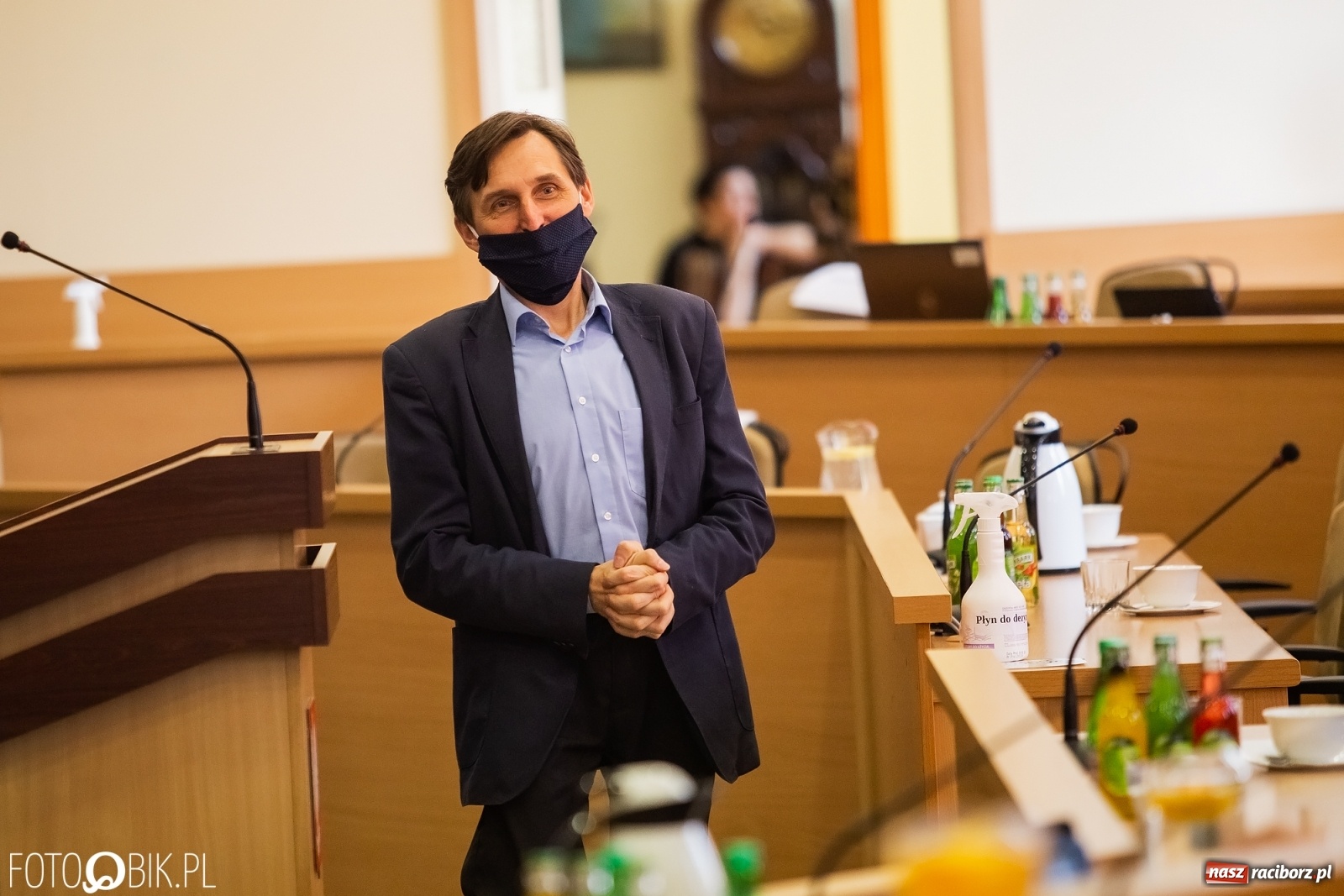 Zdjęcie w galerii na portalu naszraciborz.pl: Ławy radnych przerzedzone. Niespodziewanie sprawdzono obecność [lista wagarowiczów]  wiadomości z regionu