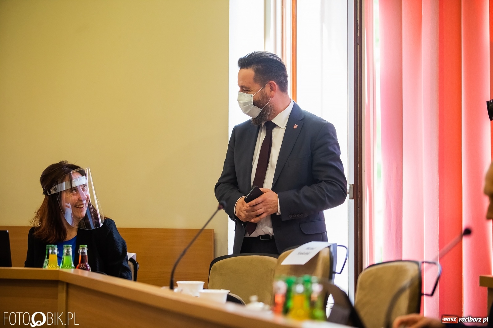 Zdjęcie w galerii na portalu naszraciborz.pl: Ławy radnych przerzedzone. Niespodziewanie sprawdzono obecność [lista wagarowiczów]  wiadomości z regionu